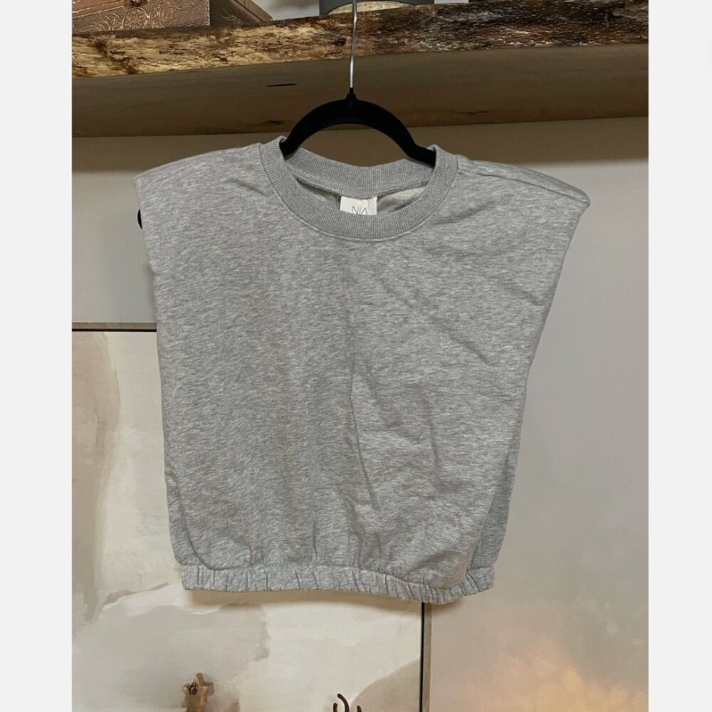 Nia Grey Sleeveless Crop Grey Muscle Tank With Shoulder Pads Women Size M